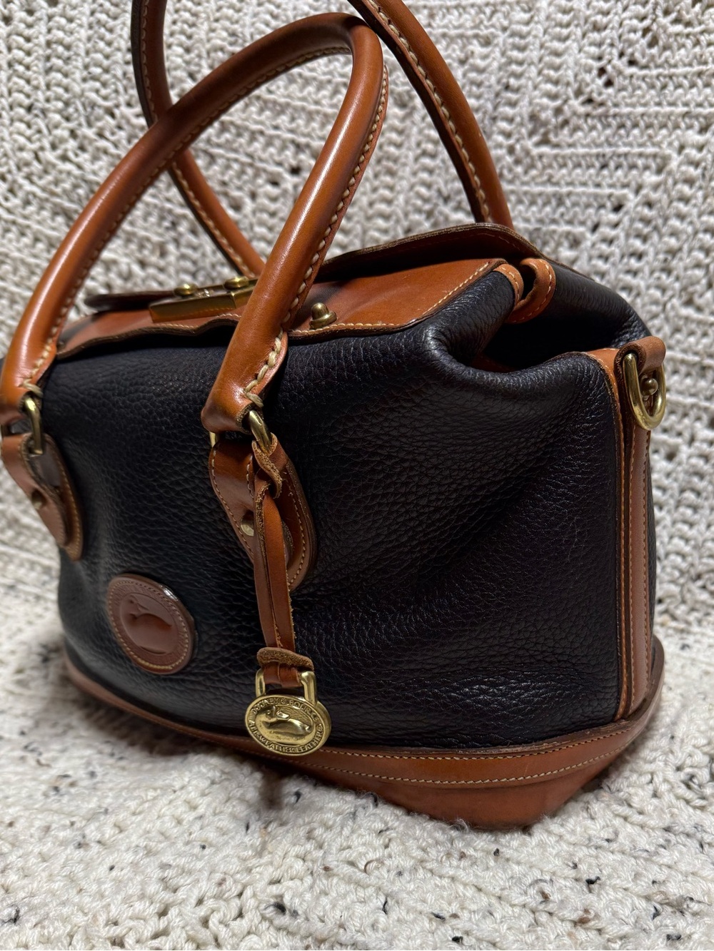 Vintage Dooney and Bourke Black Doctors Satchel - Picture 3 of 13